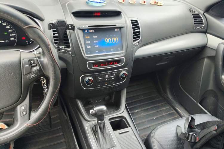 Used Kia Sorento 2013 2.4L 5-Seater Gasoline Comfort Edition China V Standard Audio And AC Panel