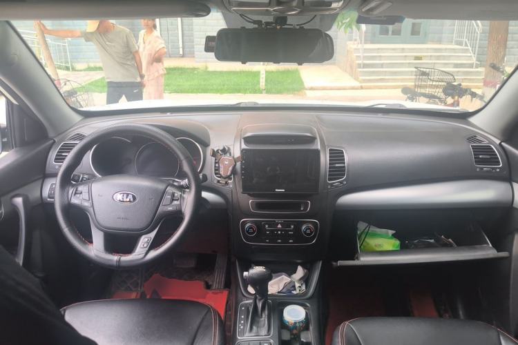 Used Kia Sorento 2013 2.4L 5-Seater Gasoline Comfort Version China IV Standard Center Console