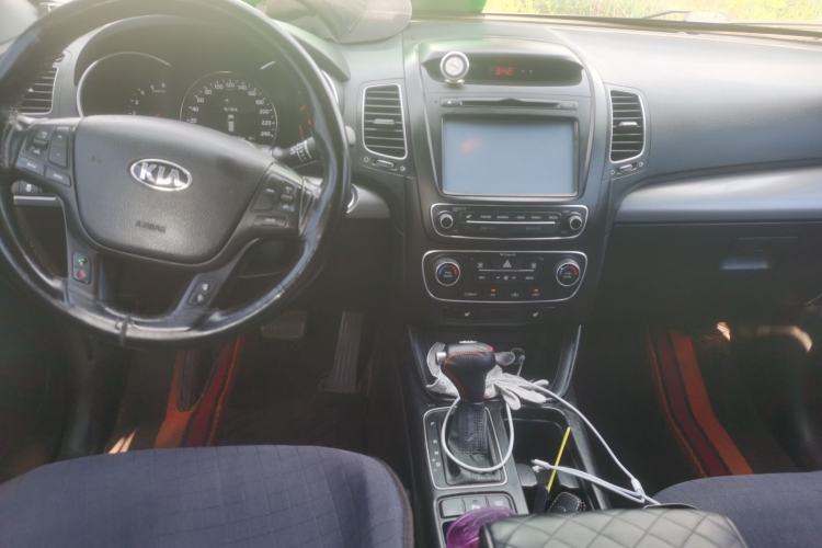 Used Kia Sorento 2013 2.2T 7-seat Diesel Luxury Edition Center Console