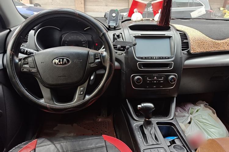 Used Kia Sorento 2013 2.2T 5-Seater Diesel Comfort Edition Center Console
