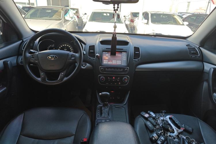 Used Kia Sorento 2013 2.4L 5-Seater Gasoline Luxury Version China IV Standard Center Console