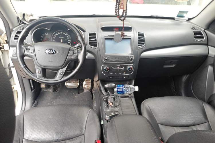 Used Kia Sorento 2013 2.2T 7-seat Diesel Luxury Edition Center Console