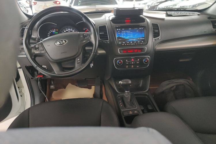 Used Kia Sorento 2013 2.4L 5-Seater Gasoline Comfort Edition Center Console