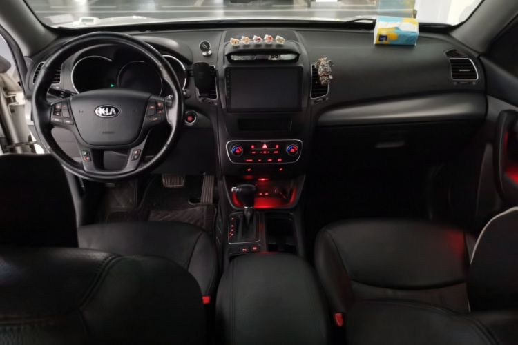 Used Kia Sorento 2013 2.4L 7-seat Gasoline Luxury Edition Center Console