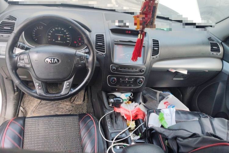 Used Kia Sorento 2013 2.4L 7-seat Gasoline Luxury Edition Center Console
