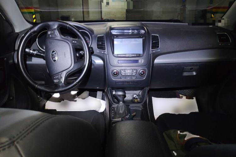 Used Kia Sorento 2013 2.4L 5-Seater Gasoline Comfort Edition Center Console
