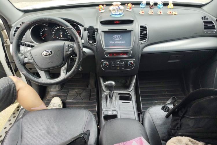 Used Kia Sorento 2013 2.4L 5-Seater Gasoline Comfort Edition China V Standard Center Console