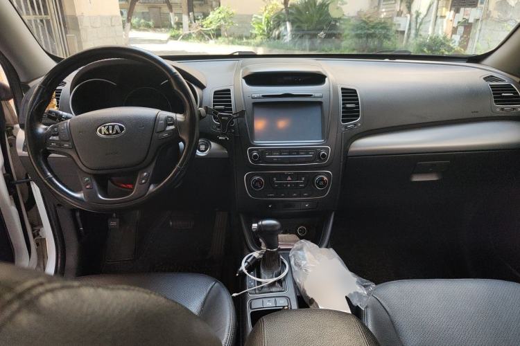 Used Kia Sorento 2013 2.4L 5-Seater Gasoline Luxury Version China V Standard Center Console