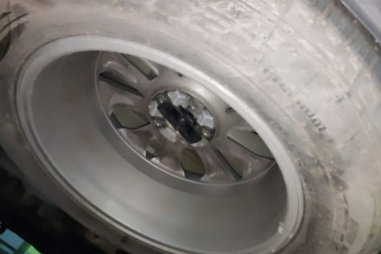 Used Kia Sorento 2013 2.4L 7-Seater Gasoline Comfort Version China IV Standard Chassis Rear