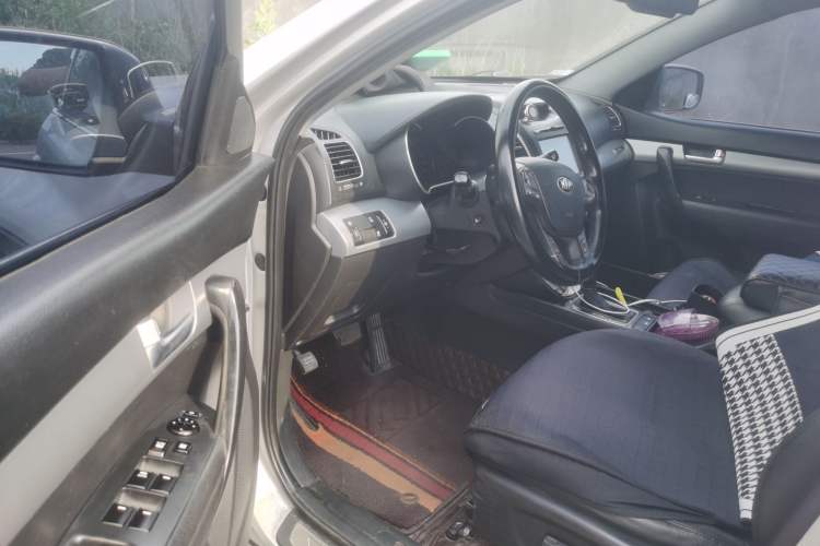 Used Kia Sorento 2013 2.2T 7-seat Diesel Luxury Edition Driver Seat