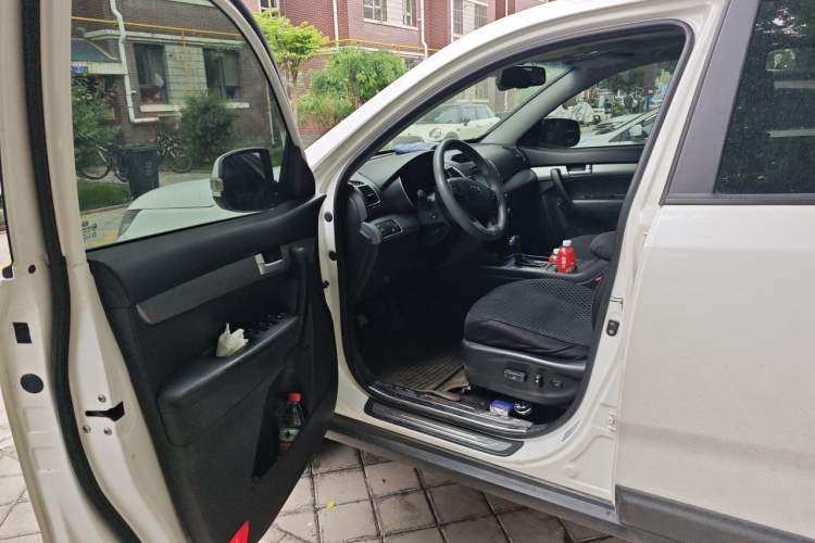 Used Kia Sorento 2013 2.4L 7-seat Gasoline Luxury Edition Driver Seat