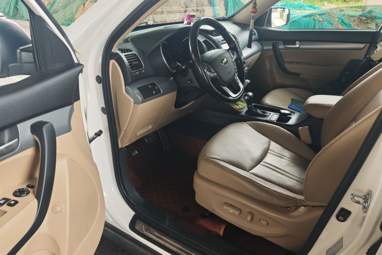 Used Kia Sorento 2013 2.4L 5-Seater Gasoline Supreme Edition China V Standard Driver Seat