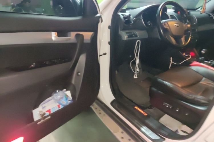Used Kia Sorento 2013 2.4L 7-Seater Gasoline Comfort Version China IV Standard Driver Seat