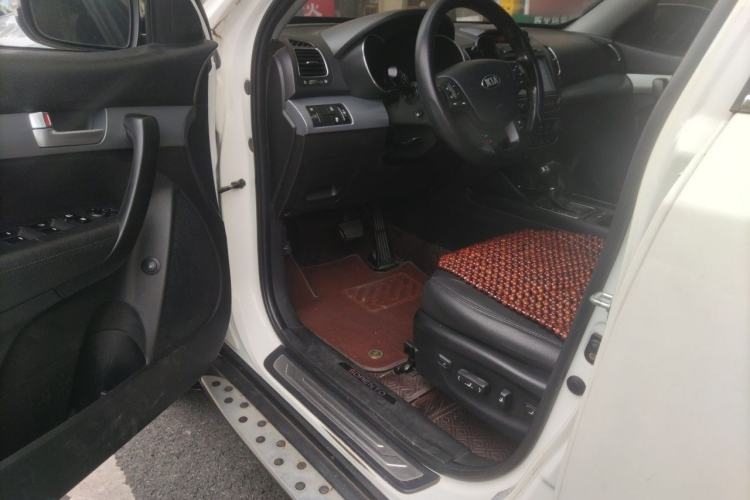 Used Kia Sorento 2013 2.4L 5-seat Gasoline Luxury Edition Driver Seat