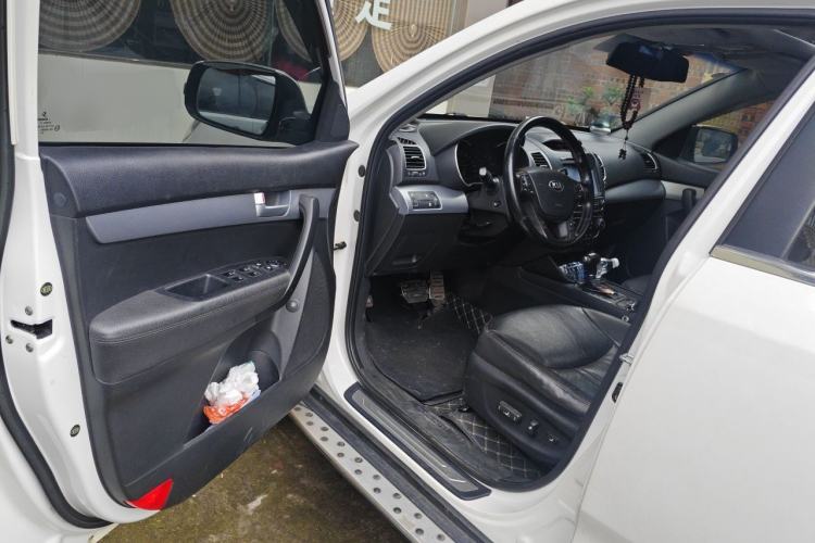 Used Kia Sorento 2013 2.2T 7-seat Diesel Luxury Edition Driver Seat