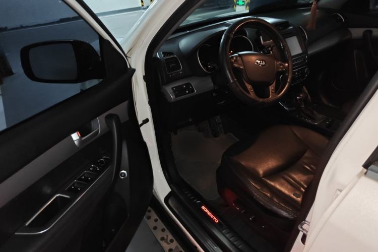 Used Kia Sorento 2013 2.2T 5-Seater Diesel Luxury Edition Driver Seat