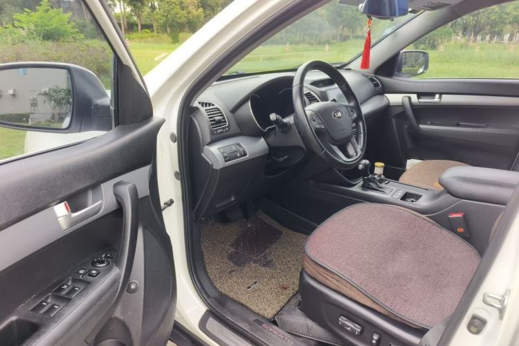 Used Kia Sorento 2013 2.4L 7-Seater Gasoline Comfort Version China IV Standard Driver Seat