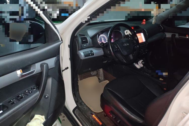 Used Kia Sorento 2013 2.4L 5-Seater Gasoline Supreme Edition China IV Standard Driver Seat