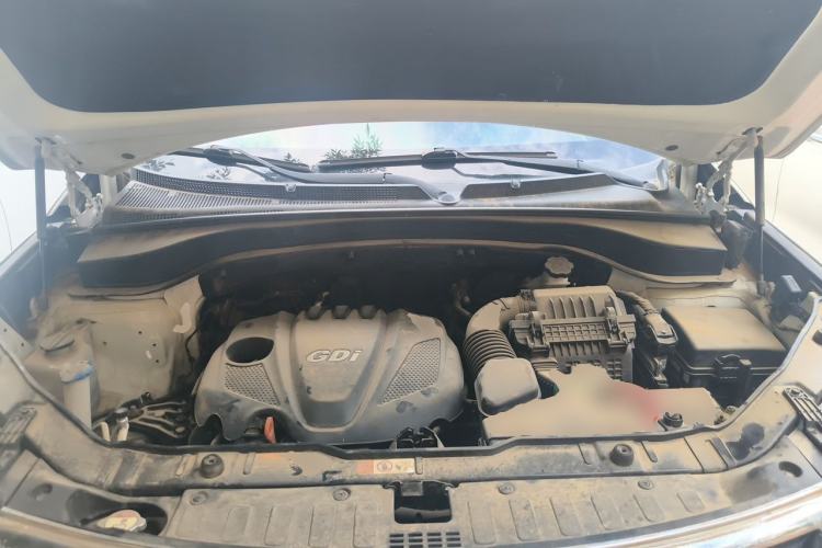 Used Kia Sorento 2013 2.4L 5-Seater Gasoline Comfort Version China IV Standard Engine Bay