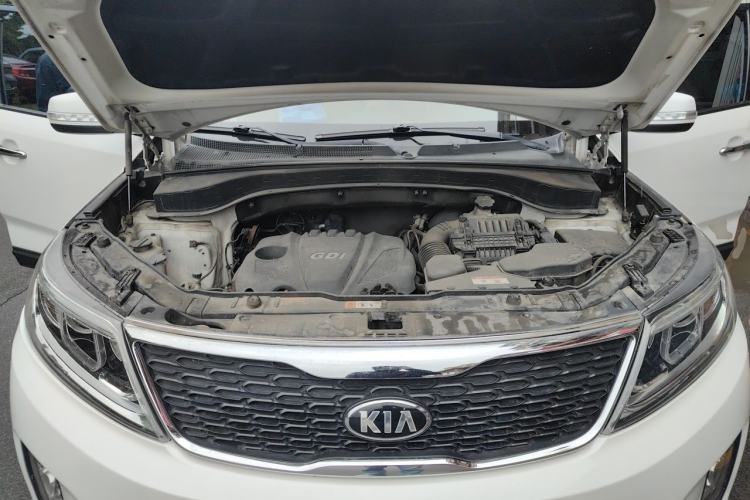 Used Kia Sorento 2013 2.4L 5-Seater Gasoline Comfort Version China IV Standard Engine Bay