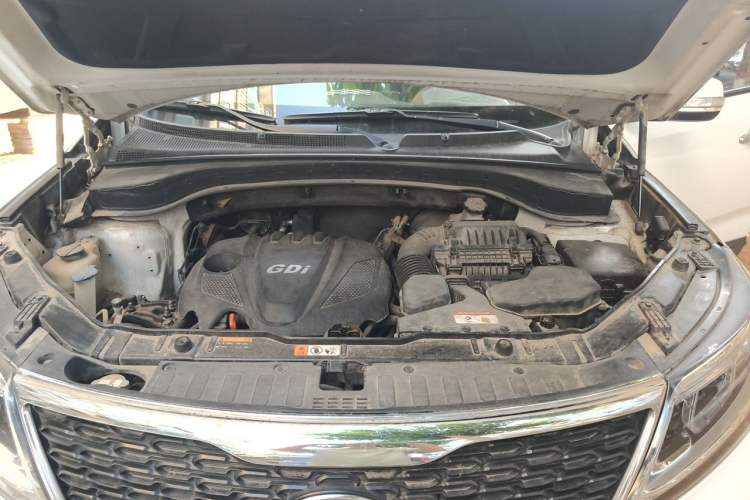 Used Kia Sorento 2013 2.4L 7-Seater Gasoline Comfort Version China IV Standard Engine Bay