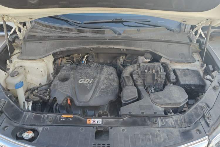 Used Kia Sorento 2013 2.4L 5-Seater Gasoline Luxury Version China IV Standard Engine Bay