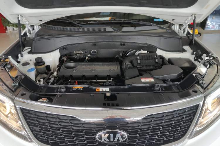Used Kia Sorento 2013 2.4L 5-Seater Gasoline Comfort Edition Engine Bay