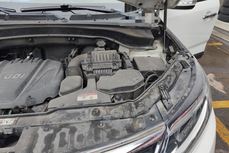 Used Kia Sorento 2013 2.4L 5-Seater Gasoline Comfort Version China IV Standard Engine Bay Left