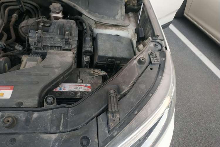 Used Kia Sorento 2013 2.2T 7-seat Diesel Comfort Edition Engine Bay Left
