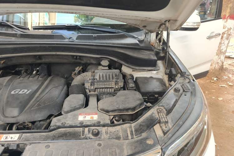Used Kia Sorento 2013 2.4L 7-Seater Gasoline Comfort Version China IV Standard Engine Bay Left
