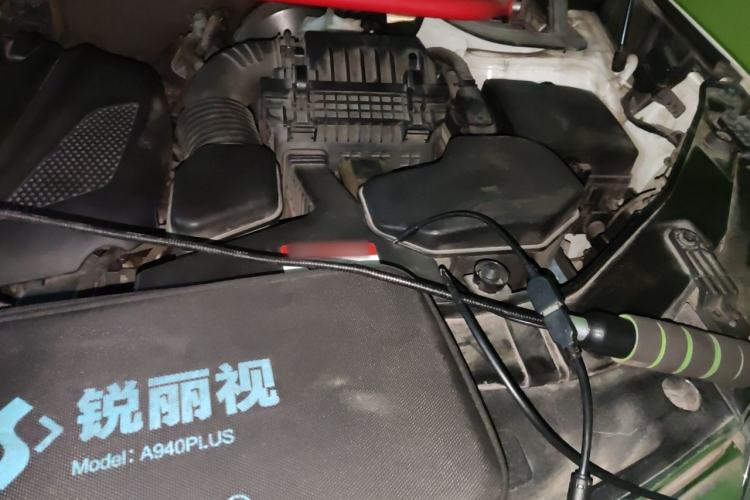 Used Kia Sorento 2013 2.4L 7-Seater Gasoline Comfort Version China IV Standard Engine Bay Left