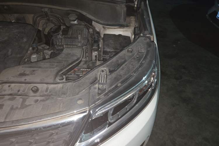 Used Kia Sorento 2013 2.2T 5-Seater Diesel Luxury Edition Engine Bay Left