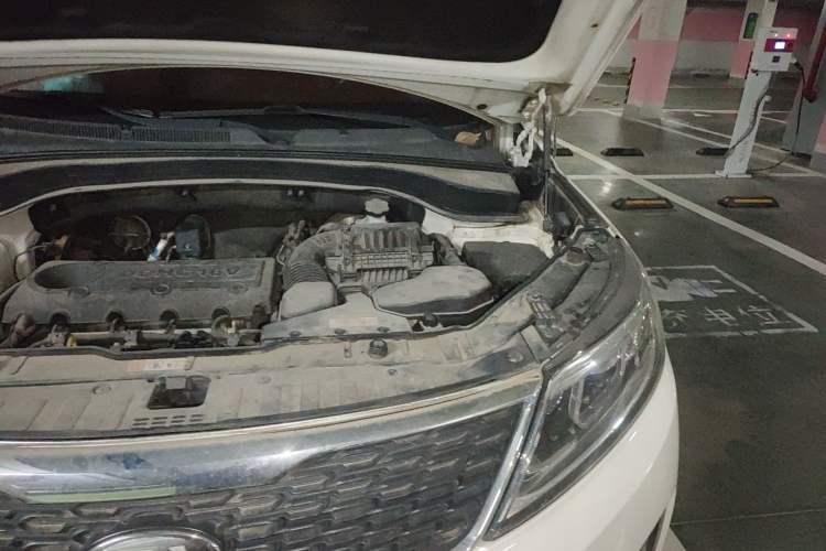Used Kia Sorento 2013 2.4L 5-seat Gasoline Luxury Edition Engine Bay Left