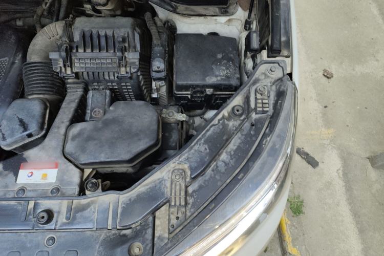 Used Kia Sorento 2013 2.4L 7-Seater Gasoline Comfort Version China IV Standard Engine Bay Left