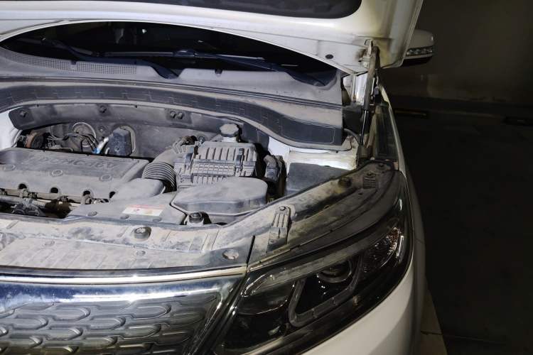 Used Kia Sorento 2013 2.4L 5-Seater Gasoline Comfort Edition Engine Bay Left