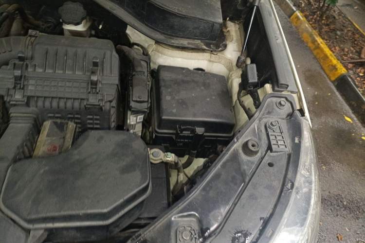 Used Kia Sorento 2013 2.4L 7-Seater Gasoline Luxury Version China IV Standard Engine Bay Left