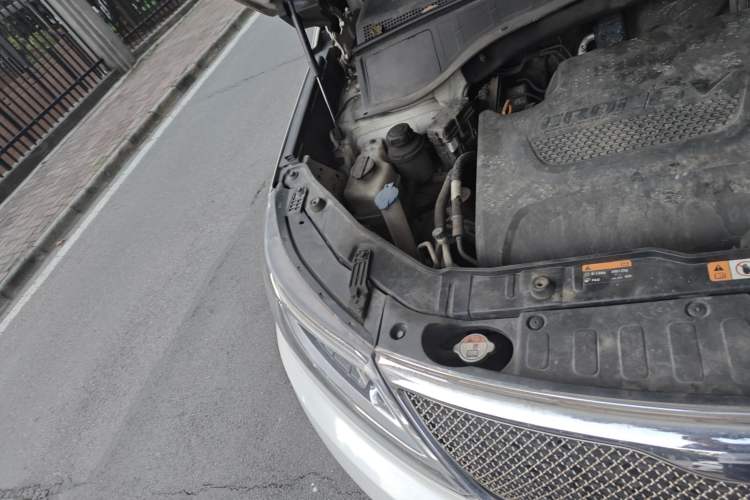 Used Kia Sorento 2013 2.2T 7-seat Diesel Comfort Edition Engine Bay Right