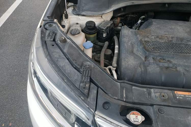 Used Kia Sorento 2013 2.2T 7-seat Diesel Comfort Edition Engine Bay Right