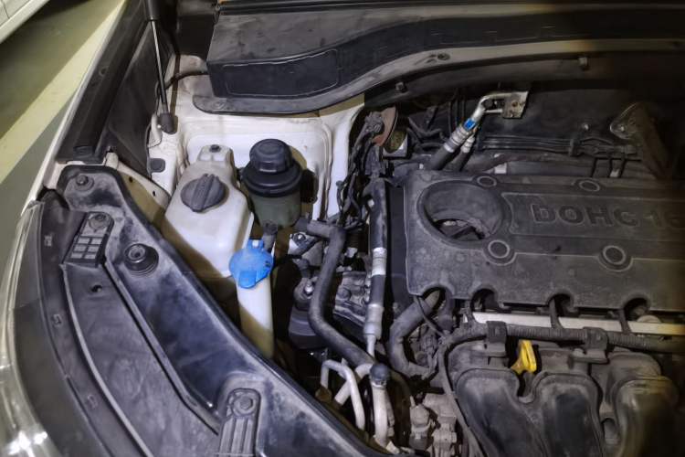 Used Kia Sorento 2013 2.4L 7-seat Gasoline Luxury Edition Engine Bay Right