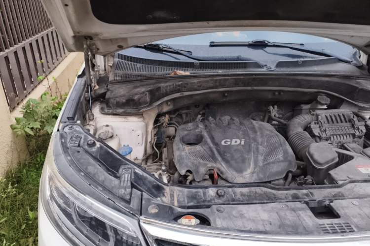Used Kia Sorento 2013 2.4L 5-Seater Gasoline Comfort Version China IV Standard Engine Bay Right
