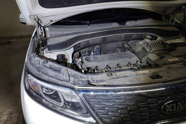 Used Kia Sorento 2013 2.4L 5-Seater Gasoline Comfort Edition Engine Bay Right