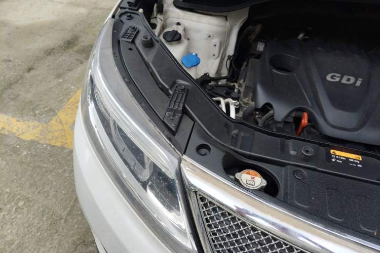 Used Kia Sorento 2013 2.4L 5-Seater Gasoline Comfort Edition China V Standard Engine Bay Right