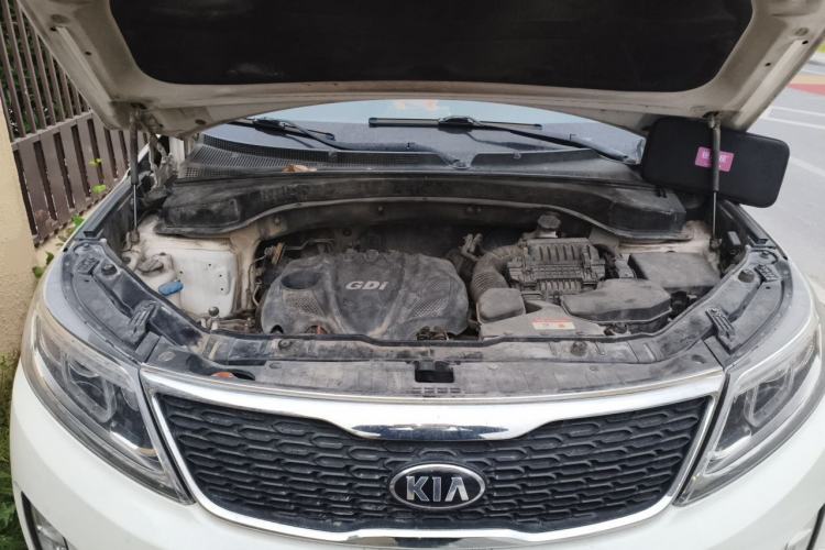 Used Kia Sorento 2013 2.4L 5-Seater Gasoline Comfort Version China IV Standard Engine Bay
