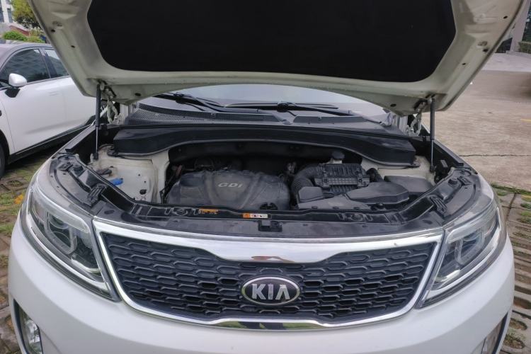 Used Kia Sorento 2013 2.4L 7-Seater Gasoline Comfort Version China IV Standard Engine Bay