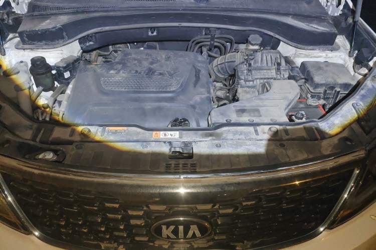 Used Kia Sorento 2013 2.2T 5-Seater Diesel Luxury Edition Engine Bay