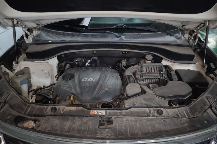 Used Kia Sorento 2013 2.4L 5-Seater Gasoline Supreme Edition China IV Standard Engine Bay