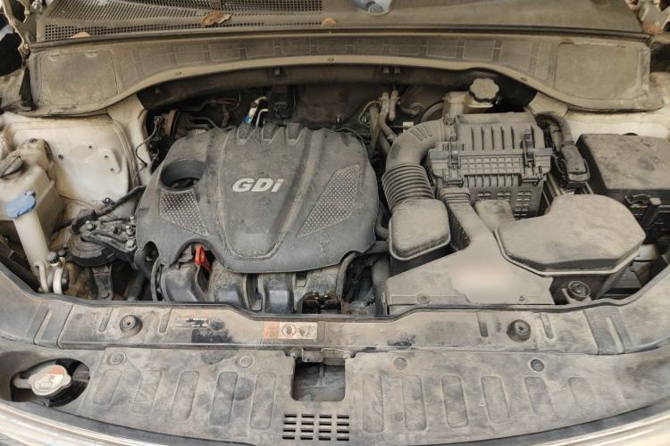 Used Kia Sorento 2013 2.4L 5-Seater Gasoline Luxury Version China V Standard Engine Bay