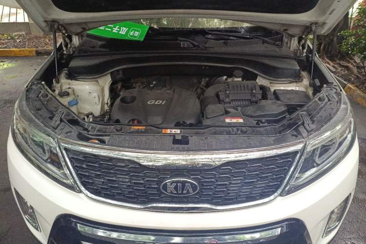 Used Kia Sorento 2013 2.4L 7-Seater Gasoline Luxury Version China IV Standard Engine Bay