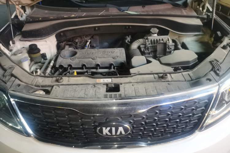 Used Kia Sorento 2013 2.4L 5-Seater Gasoline Comfort Edition Engine Bay