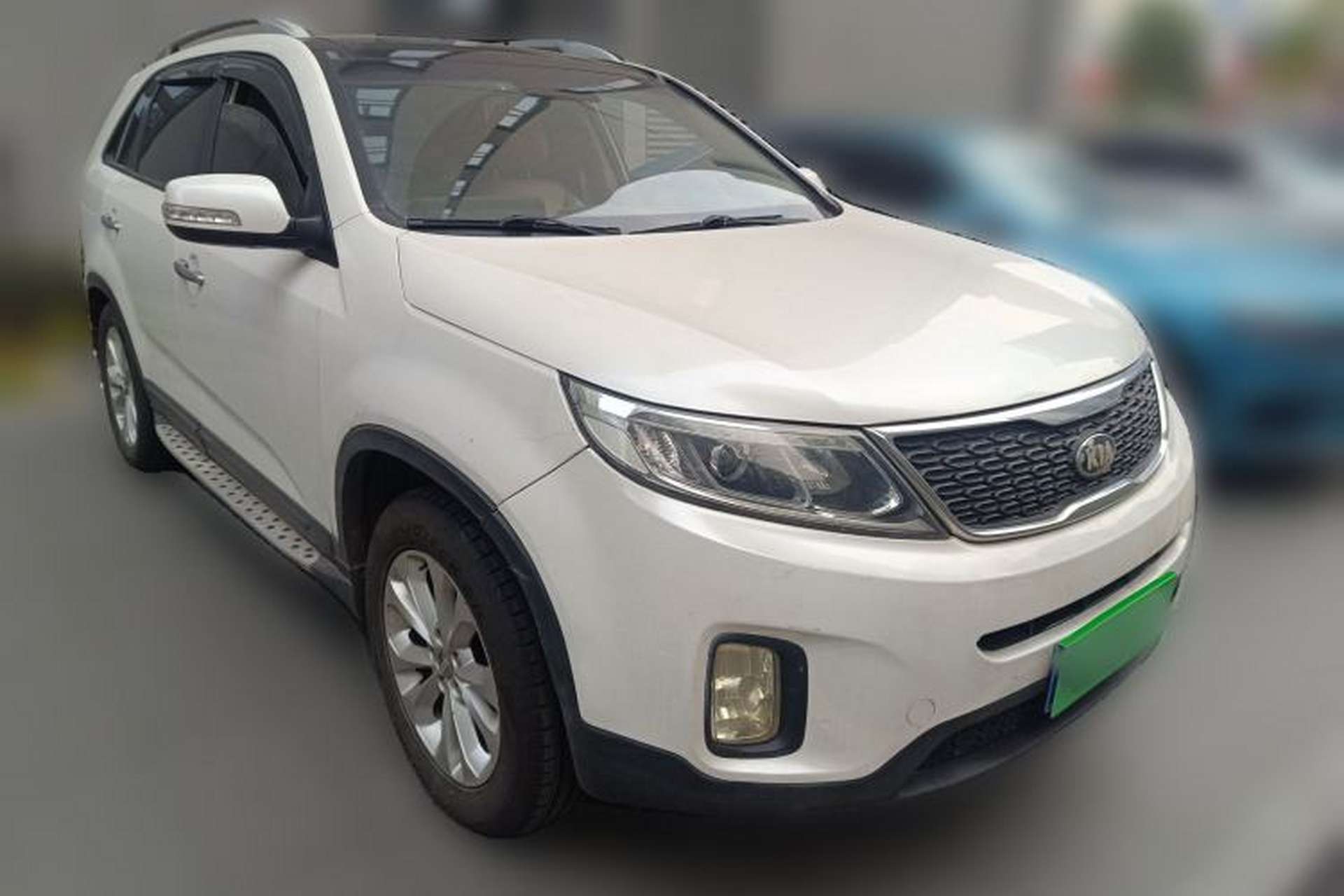 Used Kia Sorento 2013 2.4L 7-seat Gasoline Luxury Edition Front Right 45 Deg